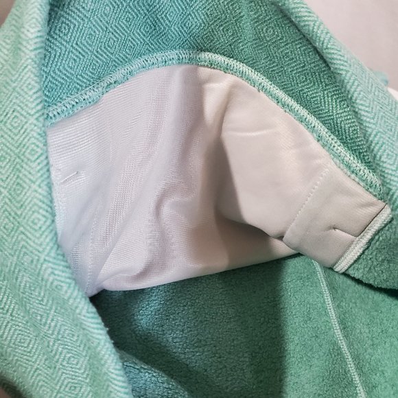 The North Face Crescent Shawl Teal Diamond Print Size Women's XS EUC - Picture 10 of 14